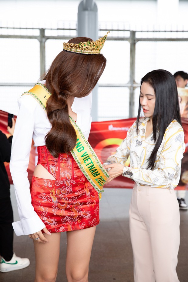 Lê Hoàng Phương ra Hà Nội chinh chiến Miss Grand: Thiên Ân và dàn hậu đến tiễn, catwalk mở màn thế nào? - Ảnh 9.