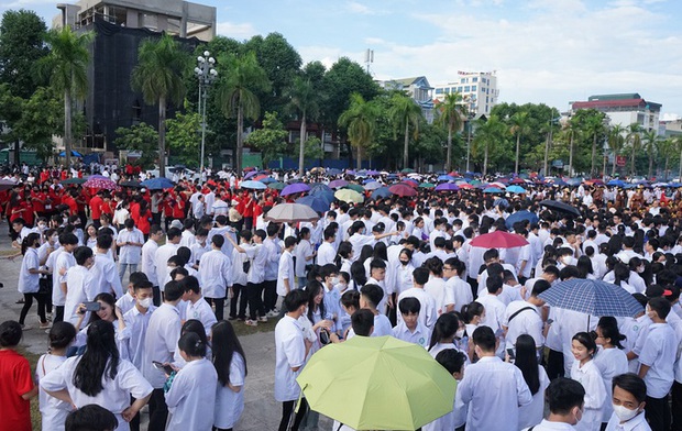 8.000 học sinh quê nhà Thanh Hóa tiếp lửa cho nhà leo núi Đường lên đỉnh Olympia - Ảnh 7.