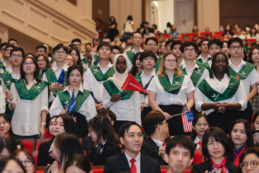 Toàn cảnh lễ khai giảng tại VinUni: Năm học mới, Hiệu trưởng mới và những dấu mốc mới! - Ảnh 11.