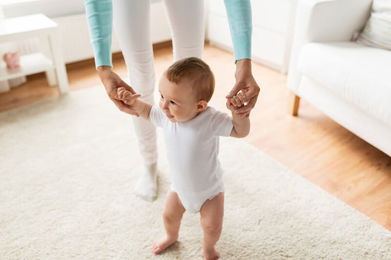 Trẻ con biết đi trước hay biết nói trước? Giải đáp thắc mắc | Trung tâm Tâm lý Giáo dục Chuyên biệt NHC Việt Nam