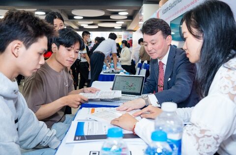 Hàng ngàn sinh viên HUTECH “săn” hơn 2.500 đầu việc hấp dẫn tại Japan Job Fair …