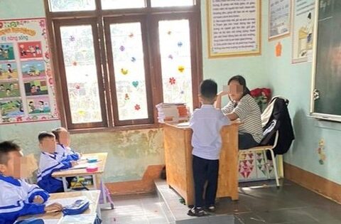 Học sinh lớp 6 ngồi bàn giáo viên “dạy học sinh lớp 1”: Bất …