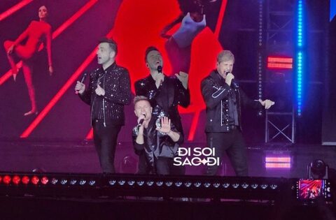 Westlife cất tiếng hát mở màn The Wild Dreams Tour, siêu hit Uptown Girl vang …