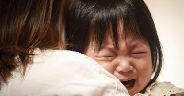 Câu nói của cha mẹ gây “sát thương” lớn cho con, khiến trẻ hoang mang, sợ hãi