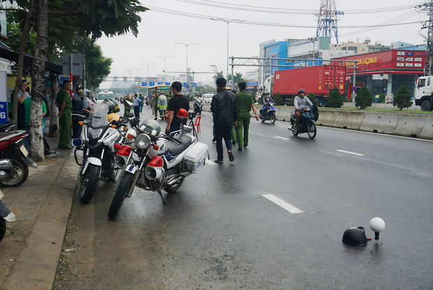 Bảo vệ bị đâm tử vong trong vụ cướp ngân hàng ở Đà Nẵng, đã bắt được 2 đối tượng - Ảnh 1.