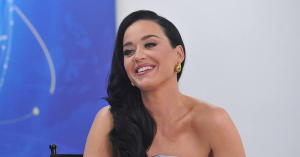 Phỏng vấn Katy Perry ở VinFuture 2023: “Tôi sẽ trở lại Việt Nam lưu diễn. Một tour lớn, …