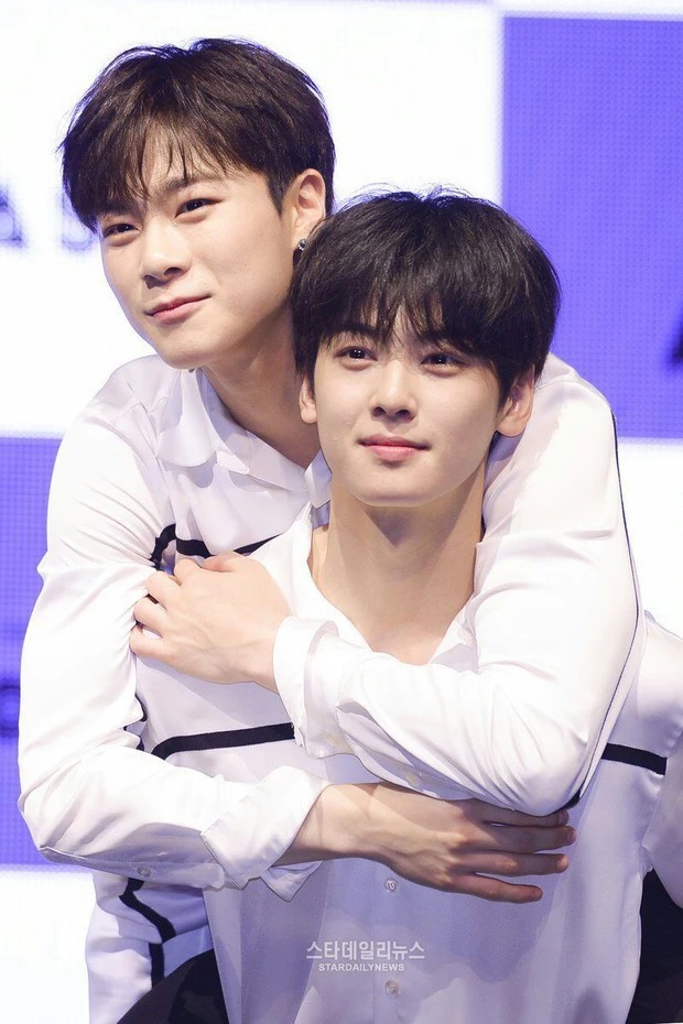 Em trai nam thần đẹp trai nhất Kpop Cha Eun Woo lần đầu lộ diện, đẹp tới mức nào mà khiến dàn sao trầm trồ? - Ảnh 6.