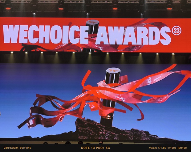 Hồ Ngọc Hà đăng khoảnh khắc được tlinh phát cuồng trong hậu trường WeChocie Awards, nói 1 câu gây chú ý khi bị so sánh - Ảnh 11.