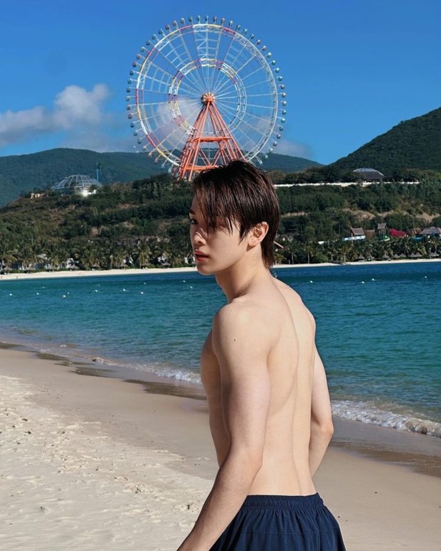 Sao Hàn xông đất Việt Nam năm Giáp Thìn: Heechul - TXT vi vu khắp nơi ăn Tết, tân binh SM khoe body siêu hot ở biển Nha Trang - Ảnh 9.