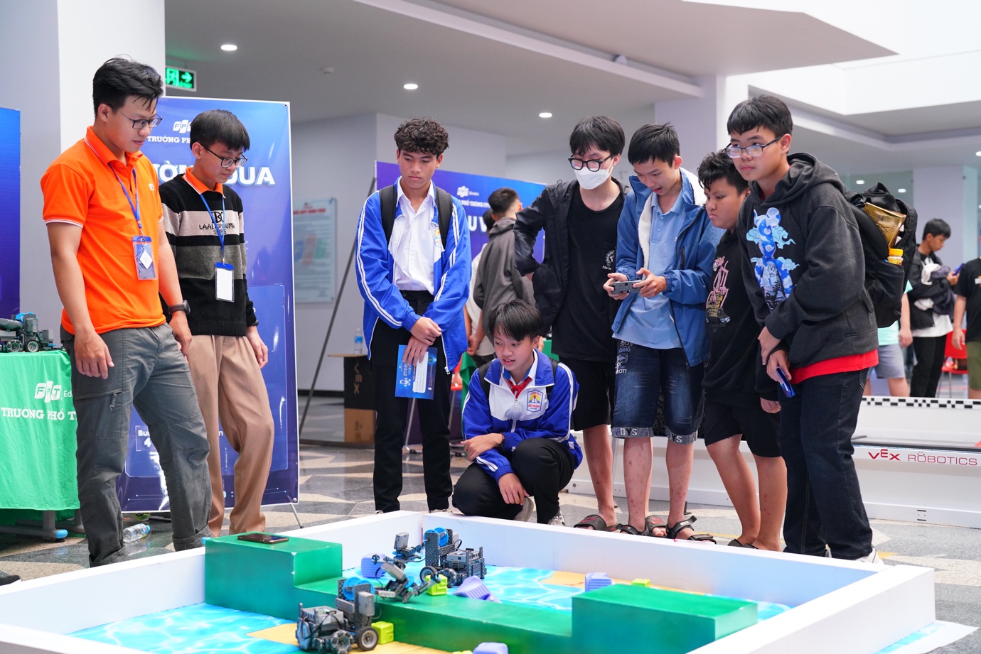 Hơn 1.000 học sinh THCS tham gia Ngày hội Khoa học & Công nghệ - STEM DAY 2024 tại trường THPT FPT Quy Nhơn - Ảnh 3.