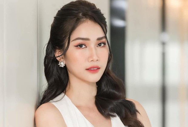 Học vấn 2 MC phiên dịch trực tiếp Chung kết Miss World 2024: Một là Á hậu đỉnh lưu, người còn lại thế nào? - Ảnh 1.