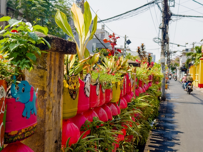 Người đàn ông cô đơn phủ hồng căn nhà và ngõ nhỏ ở Sài Gòn: Màu hồng giảm đi những nỗi buồn trong cuộc đời chú - Ảnh 7.