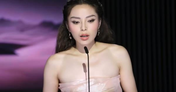 Kỳ Duyên “hiện nguyên hình” trong phần thi ứng xử Miss Universe Vietnam