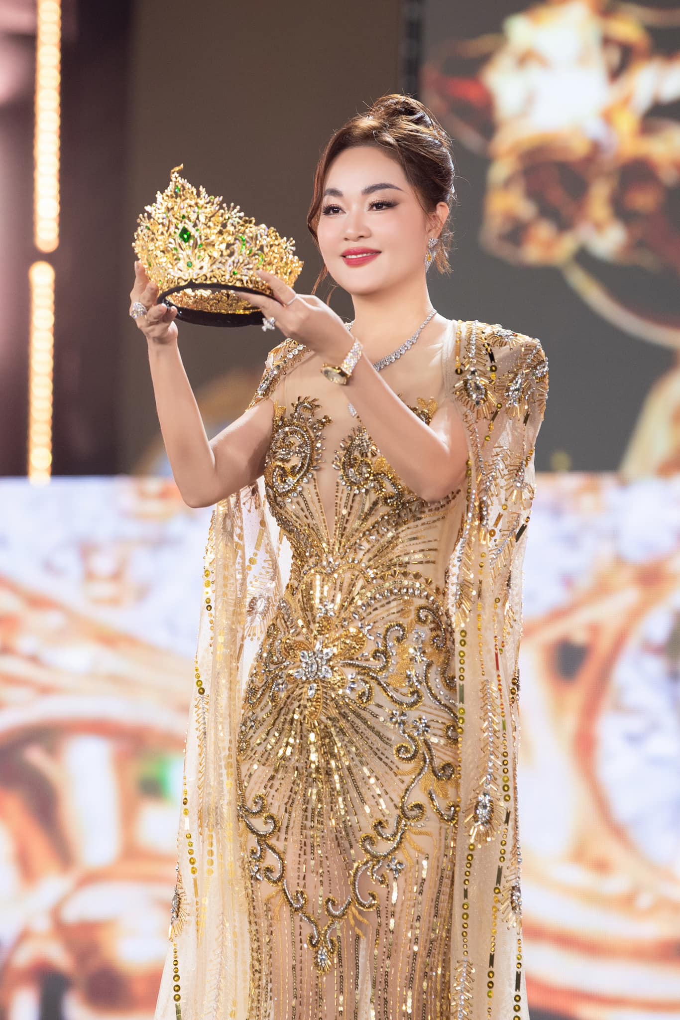 Nhà tài trợ Miss Grand ký hợp đồng đại sứ với Á hậu, không ký với Hoa hậu Quế Anh- Ảnh 2.