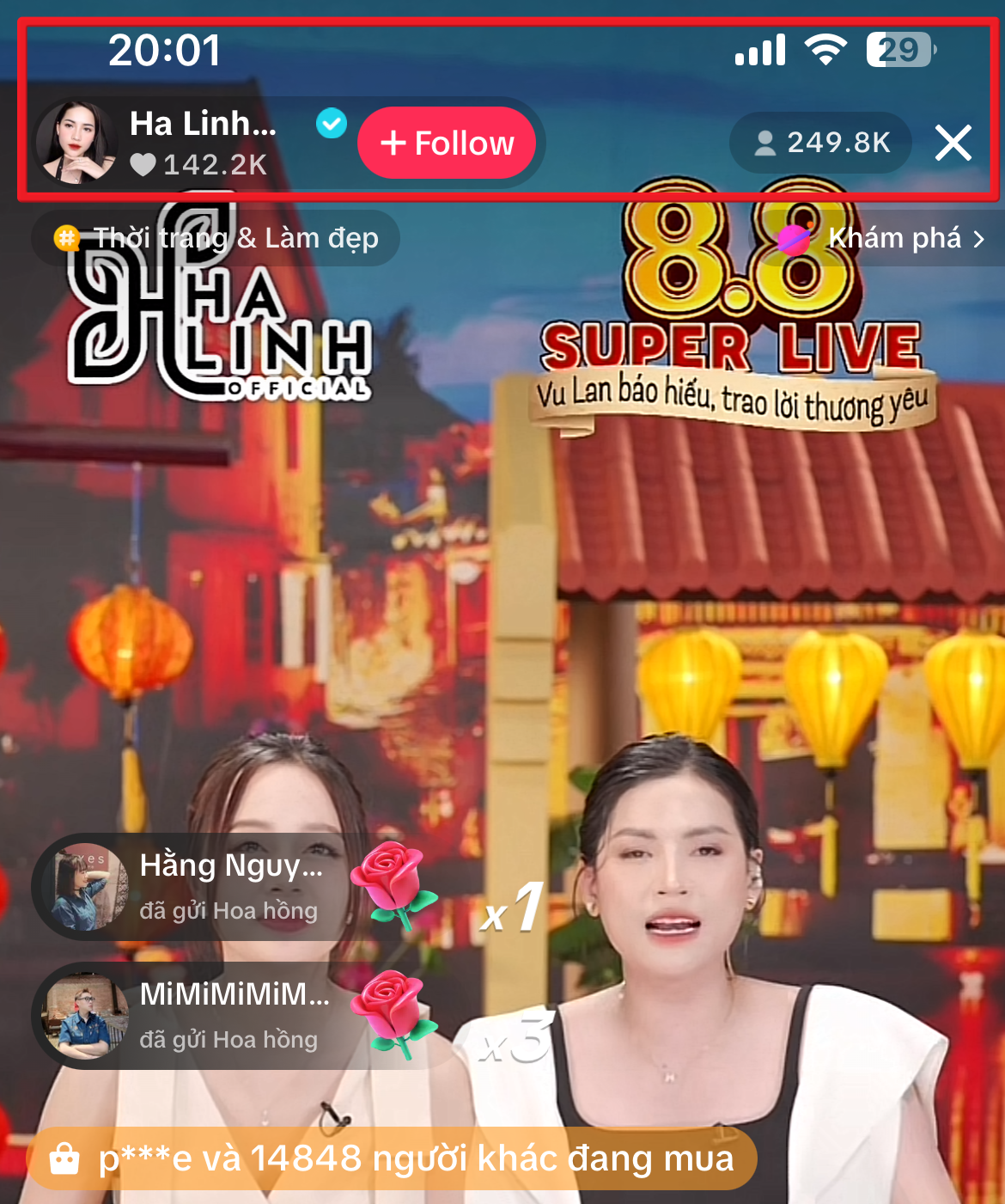 Võ Hà Linh bỗng ngã ra, khóc lóc ngay trên sóng livestream- Ảnh 1.