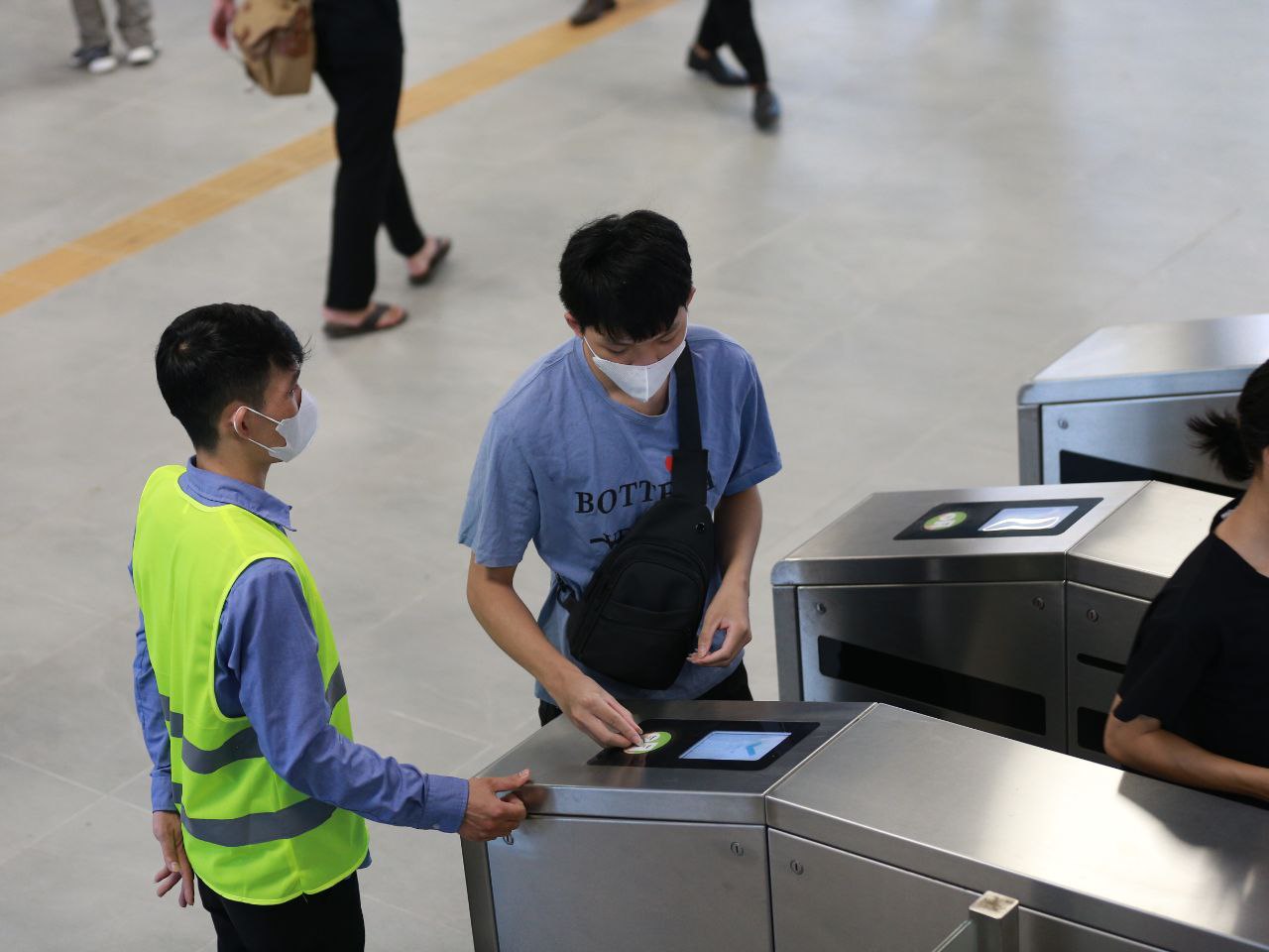 Metro Nhổn - ga Hà Nội bắt đầu đón những vị khách đầu tiên, nhiều trải nghiệm vô cùng thú vị!- Ảnh 17.