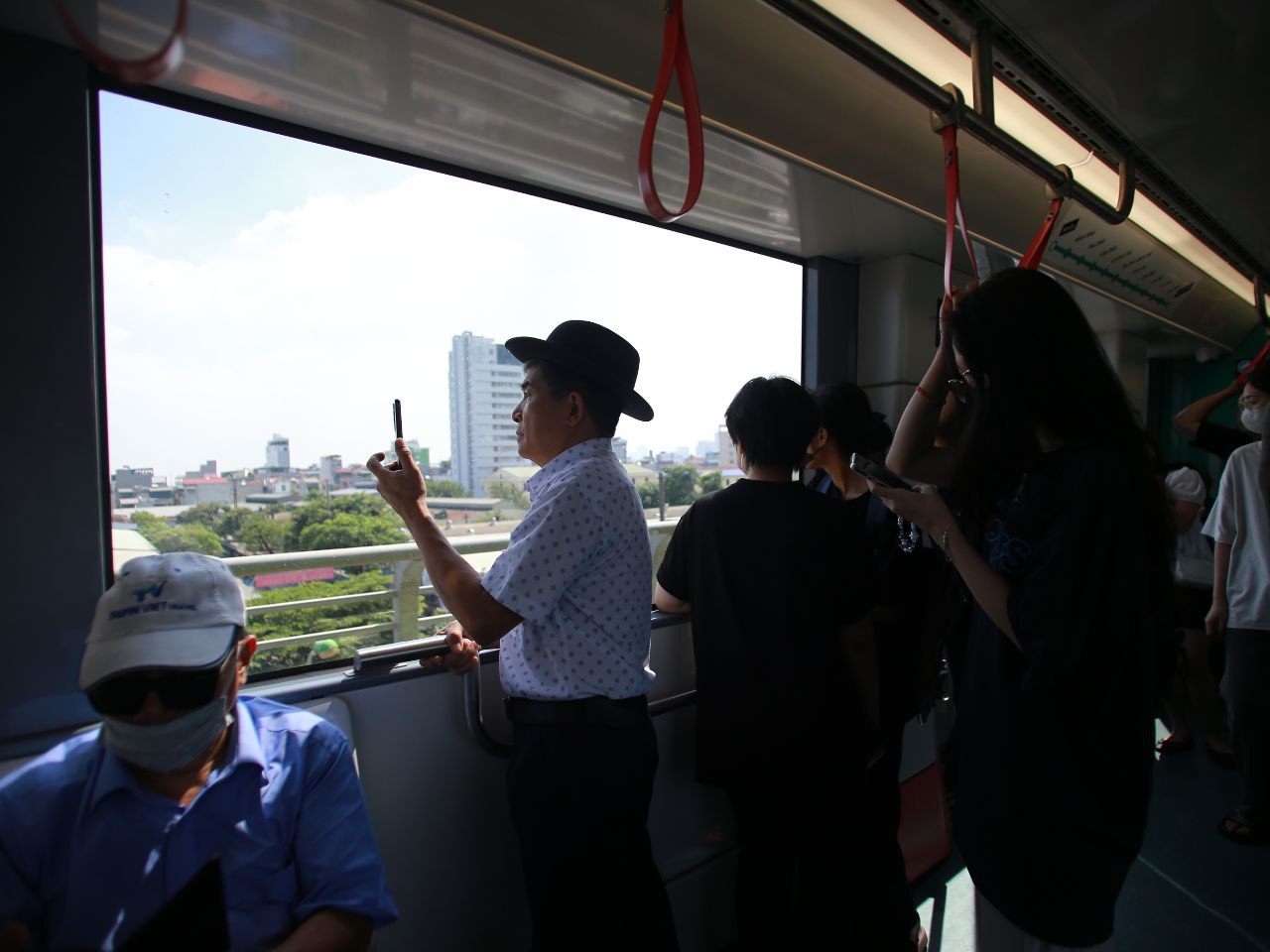 Metro Nhổn - ga Hà Nội bắt đầu đón những vị khách đầu tiên, nhiều trải nghiệm vô cùng thú vị!- Ảnh 25.