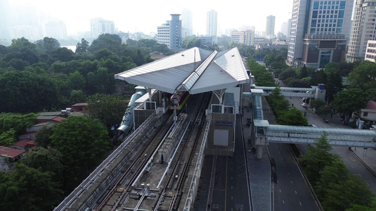 Metro Nhổn - ga Hà Nội bắt đầu đón những vị khách đầu tiên, nhiều trải nghiệm vô cùng thú vị!- Ảnh 5.