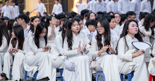 Toàn cảnh lễ khai giảng năm học mới: Rất nhanh – gọn nhưng vẫn thừa vui tươi và háo hức!