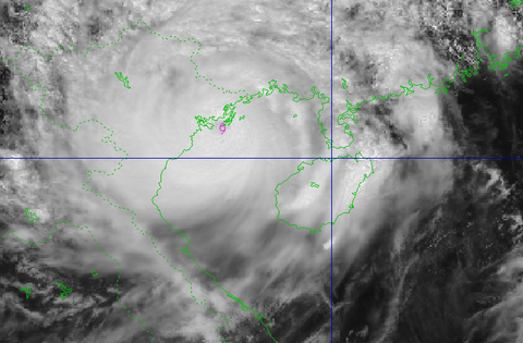Liên tục cập nhật đường đi bão số 3: Bão đã áp sát vùng ven biển, giật cấp 16