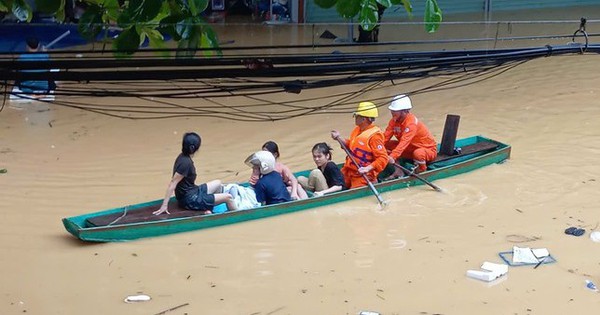 Lũ lụt kinh hoàng ở các tỉnh miền Bắc: 71 người chết và mất tích; Ngừng cấp điện ở nhiều địa phương do mưa lũ và sạt lở