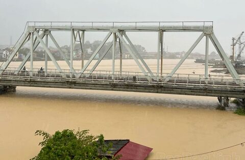 Cấm cầu Đáp Cầu nối Bắc Ninh – Bắc Giang khi lũ vượt báo động 3, rất nguy hiểm