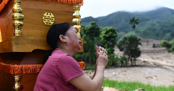 Tang thương bao trùm bản Làng Nủ: Những đứa trẻ mồ côi sau cơn lũ quét; Gia đình 5 người chỉ còn một