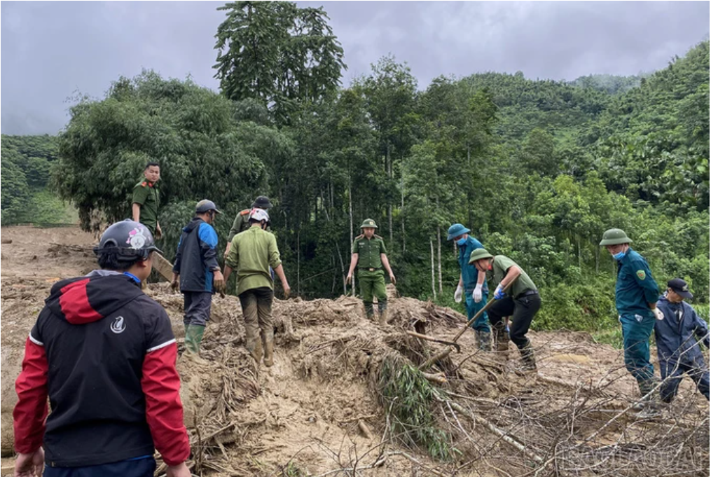 Tang thương hình ảnh một thôn làng hơn 100 nhân khẩu ở Lào Cai bị lũ quét vùi lấp toàn bộ, hàng chục thi thể được tìm thấy- Ảnh 12.