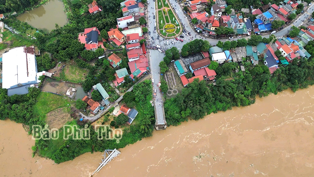 Vụ sập cầu Phong Châu ở Phú Thọ: Có 8 phương tiện gặp nạn, chưa xác định cụ thể về số người mất tích- Ảnh 15.