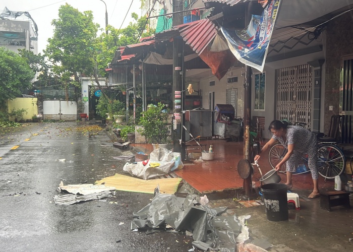 Bão số 3 đã vào Quảng Ninh, Hải Phòng: Xe ô tô bị thổi bay lên dải phân cách; ghi nhận những thiệt hại ban đầu- Ảnh 8.