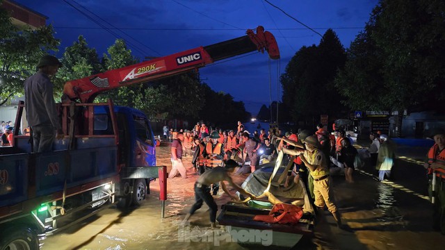 Lũ lụt kinh hoàng ở các tỉnh miền Bắc: 71 người chết và mất tích; Ngừng cấp điện ở nhiều địa phương do mưa lũ và sạt lở- Ảnh 4.