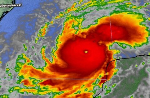 Bão Milton mạnh thành cuồng phong với sức gió lên tới 257 km/h: Đường đi khác thường, hàng trăm nghìn người được kêu gọi di dời càng sớm càng tốt