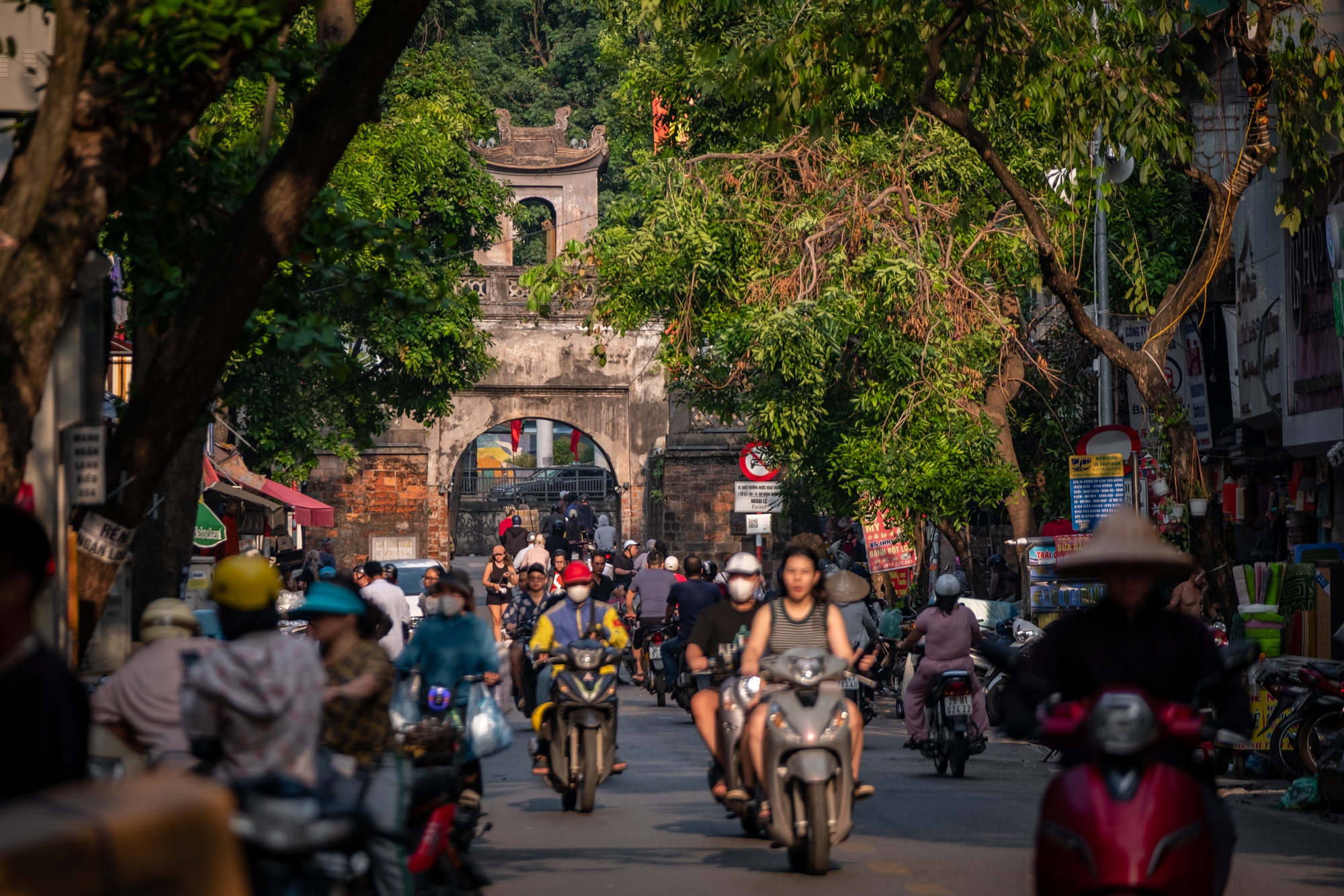 Hỏi nhanh người dân yêu Hà Nội nhất vì điều gì: Thì ra là những thứ rất bình dị này!- Ảnh 1.