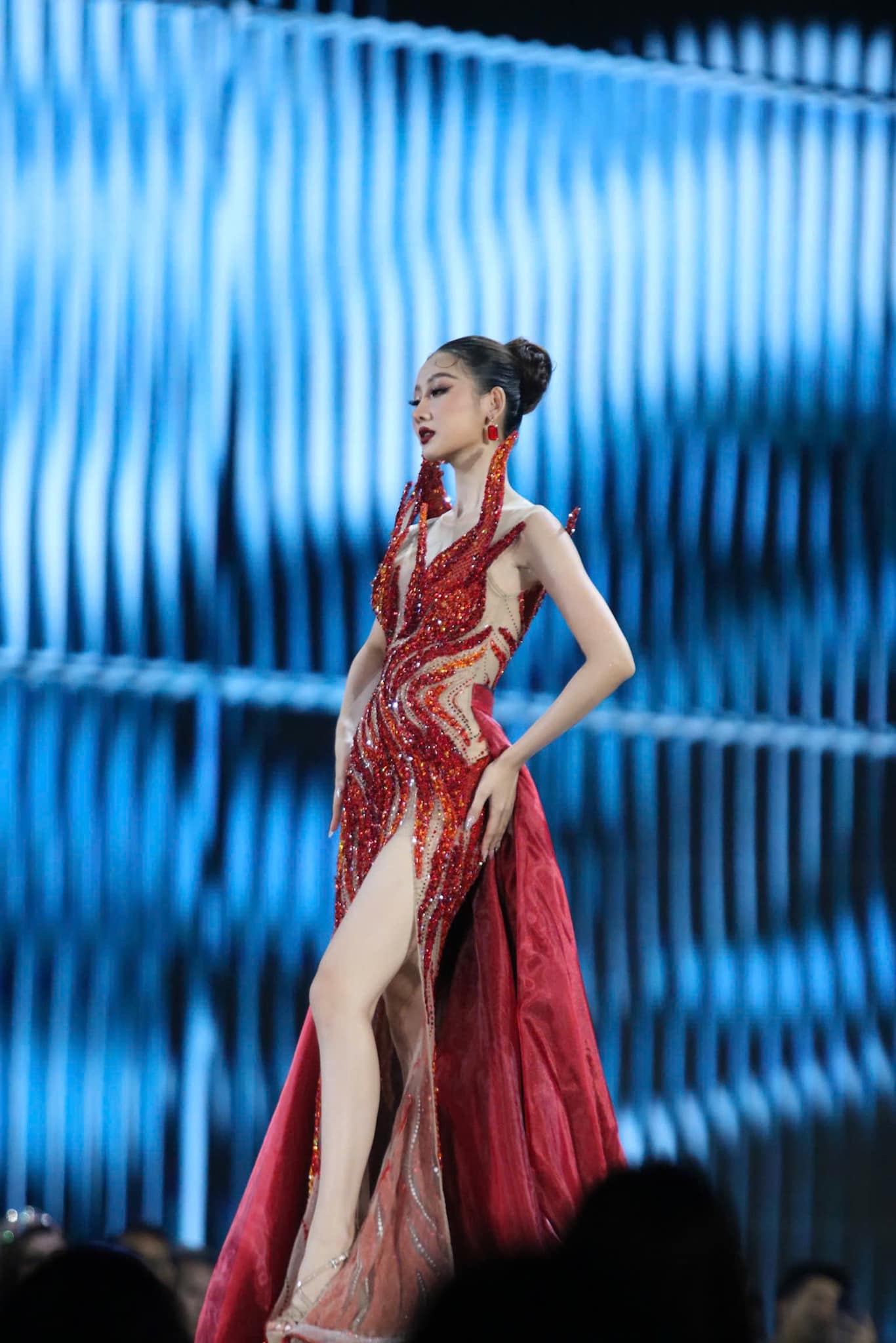 Chung kết Miss Grand: Quế Anh cực slay, hô tên quá cháy khiến fan Việt bất ngờ- Ảnh 1.