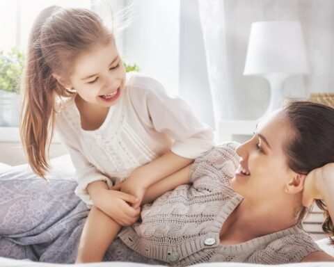 Nghiên cứu của Mỹ: Hài hước là “liều thuốc thần kỳ” trong việc nuôi dạy con cái