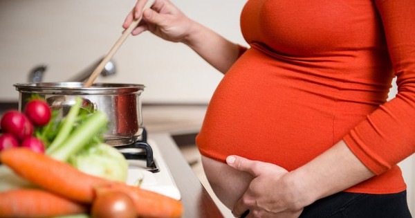 Chế độ ăn cho phụ nữ mang thai bị đa ối