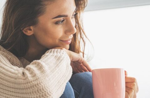 Uống cà phê trong ngày ‘đèn đỏ’: Lợi ích và hạn chế