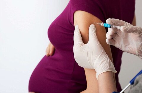 Tại sao phụ nữ mang thai nên tiêm phòng cúm?
