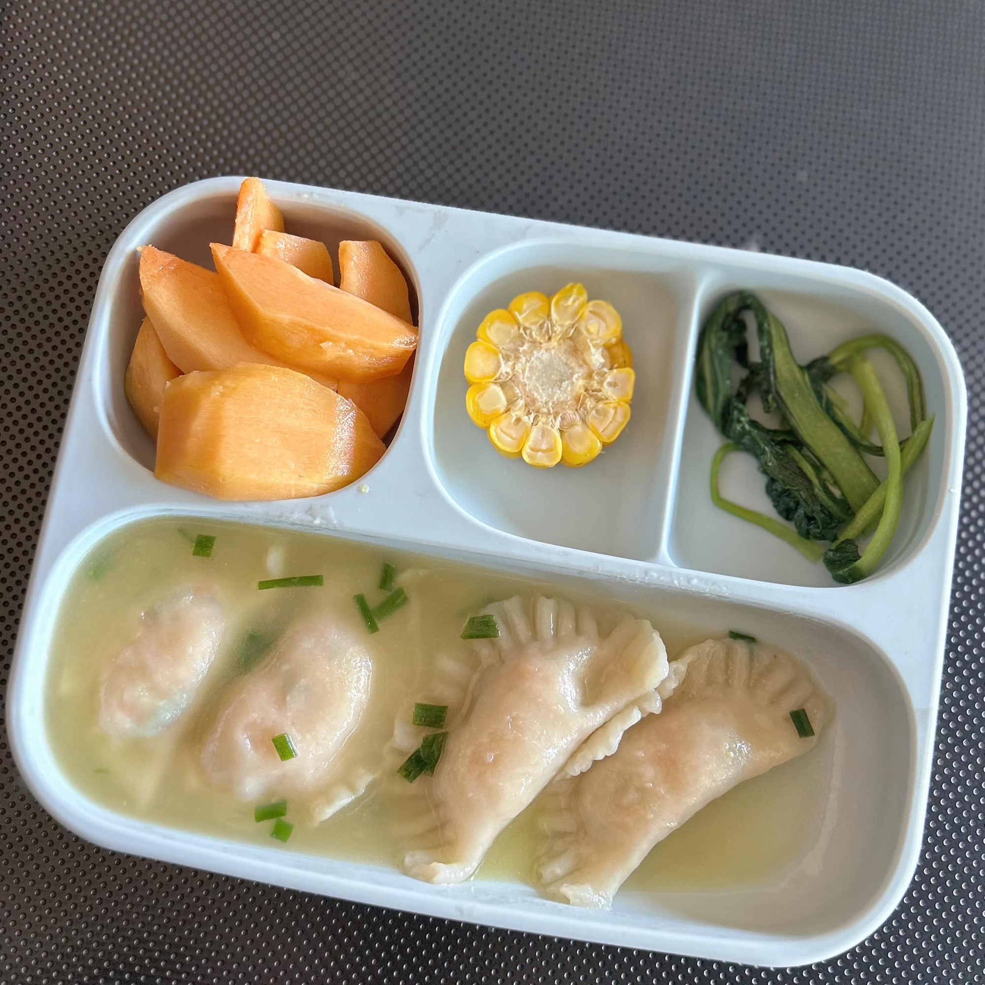 Mẹ bỉm từng không có tư duy bếp núc, nấu ăn âm điểm nhưng em bé 10 tháng đã khiến mẹ thay đổi thế này!- Ảnh 7.