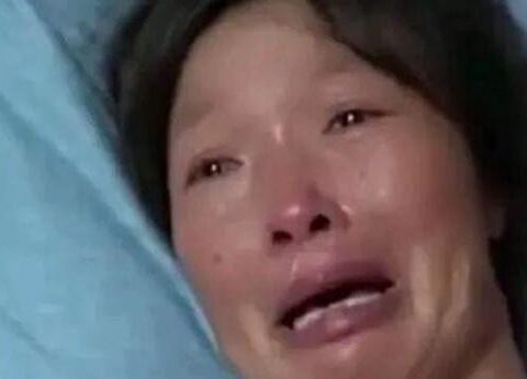 Thủ khoa đại học để lại tin nhắn rồi biến mất: 9 năm sau, khi bị ung thư, người mẹ mới biết sự thật