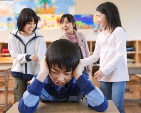 Tại sao nhiều đứa trẻ bị bạn học “ghét vô cớ”: Tâm lý học giải mã 1 bí ẩn, nhiều cha mẹ ngã ngửa