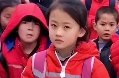 Con gái bỗng nổi tiếng MXH vì quá xinh, quyết định của cha mẹ sau đó nhận cơn mưa lời khen: Rất có tầm nhìn!