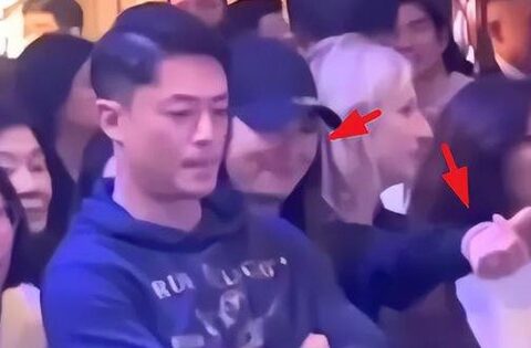 Chỉ qua một vài bức ảnh chụp vội, vợ chồng Lâm Tâm Như đã được khen lia lịa chuyện nuôi dạy con