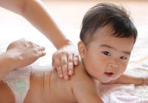 Không thể ngờ, nếu chạm vào 4 bộ phận này thường xuyên, con bạn sẽ ngày càng thông minh vượt trội