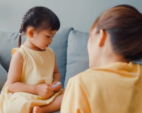 10 sai lầm kinh điển khi nuôi dạy con cái, nhiều cha mẹ ước giá như mình đừng mắc phải