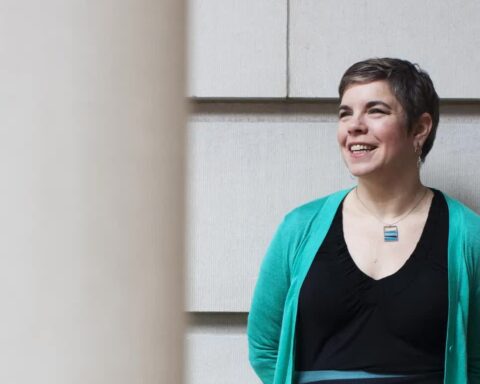 Nhà tâm lý học trẻ em người Mỹ cho biết “hãy ngừng sử dụng tình yêu nghiêm khắc để nuôi dạy trẻ”