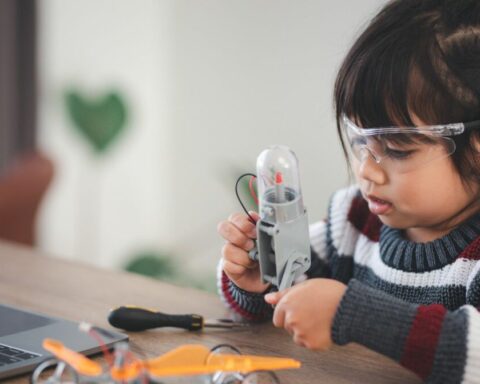 Cảnh báo của bậc thầy Toán học: Những đứa trẻ đi theo 3 con đường này rất dễ bị Trí tuệ nhân tạo loại bỏ