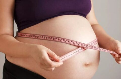 Mẹ bầu béo phì có ảnh hưởng đến sự phát triển của em bé không?