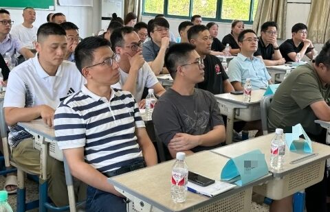 Cô giáo gửi tin nhắn vào nhóm phụ huynh, thêm vài từ liền gây tranh cãi: Làm giáo viên ngày nay khó vậy sao?