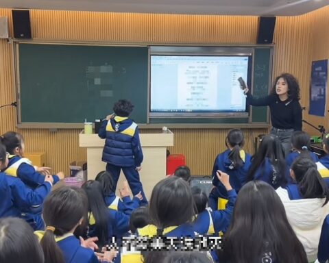 Lớp học của trường quý tộc được tiết lộ gây xôn xao, nhiều người cảm thán: Trẻ muốn thành ông này bà nọ không khó!